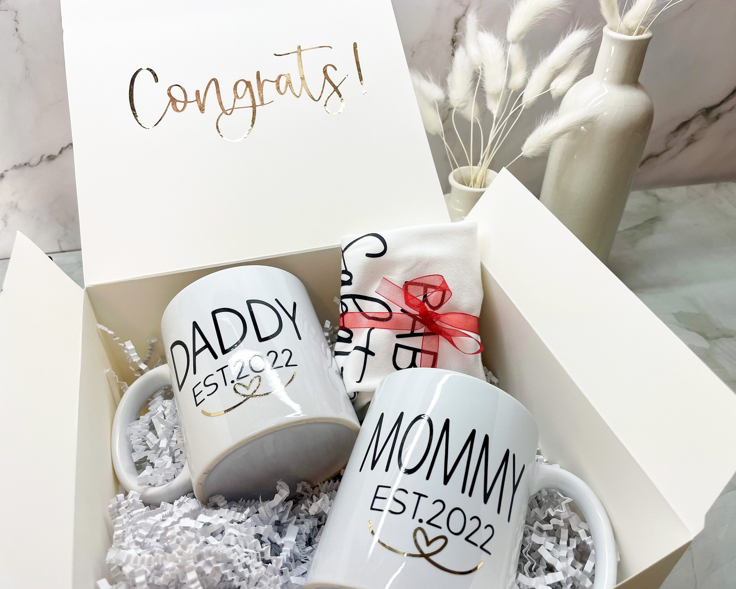 Cabtnca New Parents Gifts, Mom Dad Est 2023 Mugs, Gifts for Mom and Dad To  Be, Mothers Fathers Day Gift for Expecting Mom Dad, Christmas Gift for New  Parents, Pregnancy Announcement Gifts,